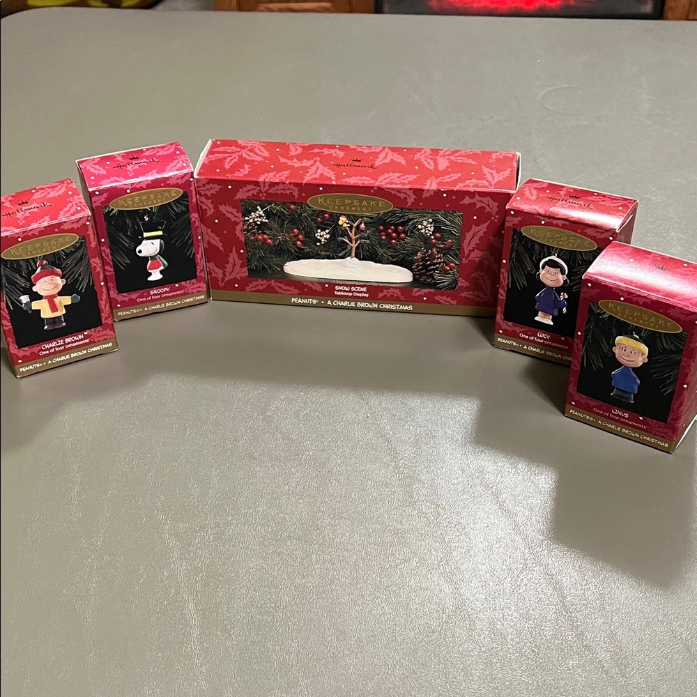Hallmark Vintage 30th Anniversary Peanuts Holiday Ornaments Set c.1995